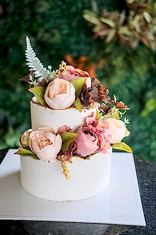 Butik Katlı Pembe ve Tonları Şakayıklar