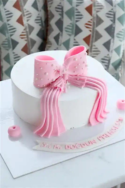 Butik Pembe Kurdele Bağlamalı Pasta