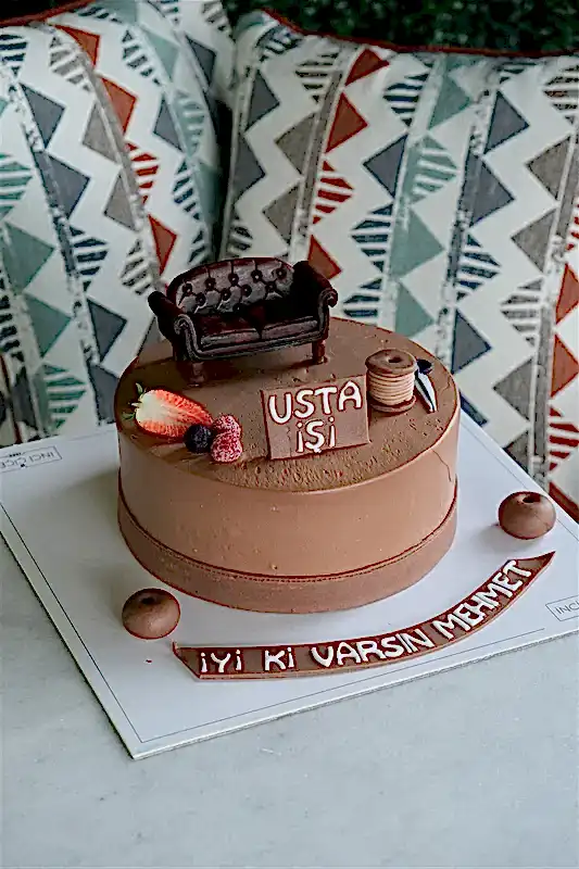 Butik Kahverengi Deri Koltuk Pasta