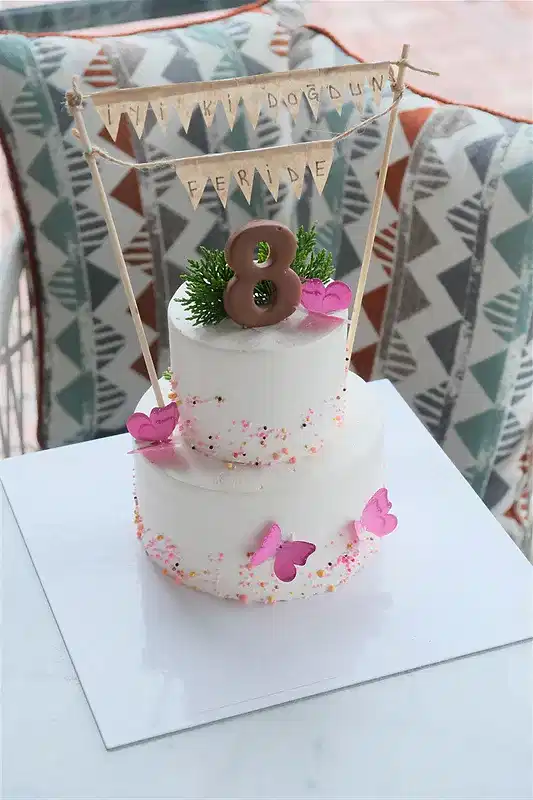 Butik Katlı Pembe Kelebekli Pasta