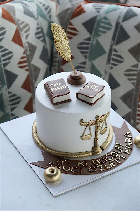 Butik Kitaplı Mezuniyet Pasta