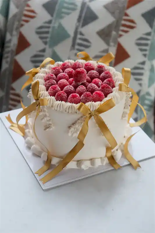 Gerçek Frambuazlı Altın Kurdele (Vintage Cake)