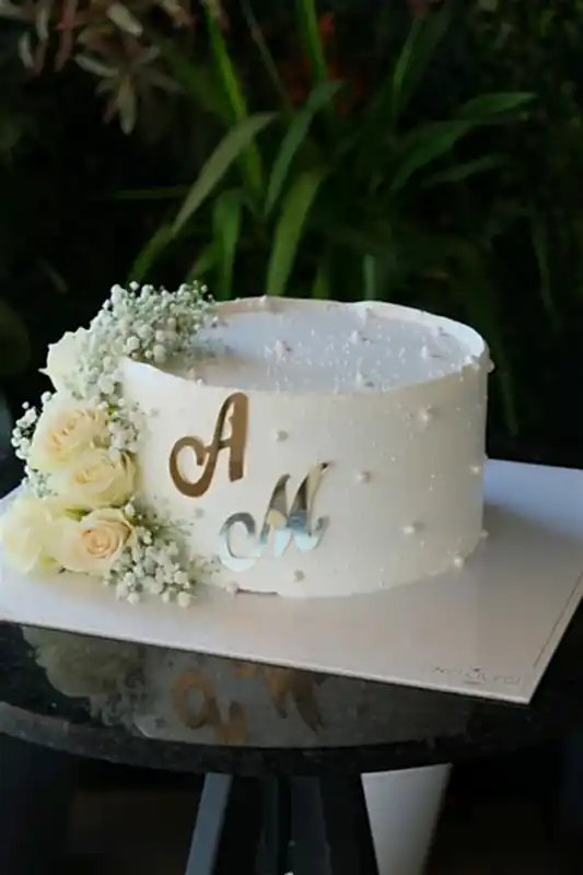 Butik Nişan Pastası Çiçek Süslü