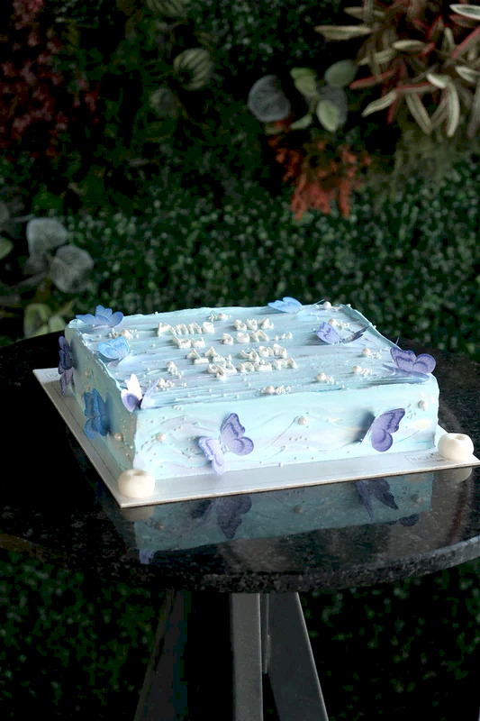 Butik Kare - Dörtgen Kelebekli Mavi Motto Pasta