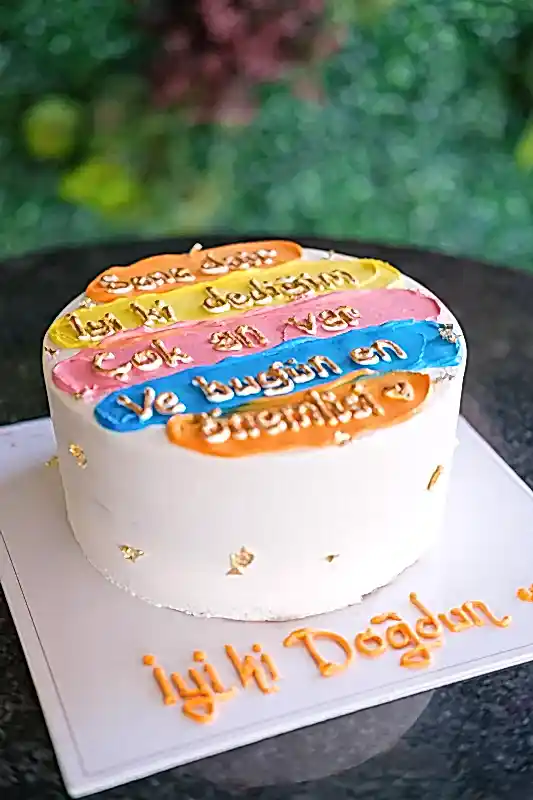 Butik Motto Beyaz Renkli Geçişli