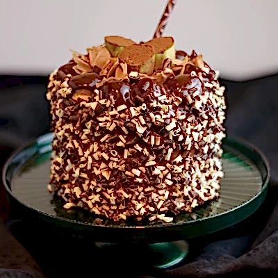 4-6 Kişilik Profiterollü Pasta