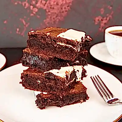 Beyaz Çikolatal Brownie Dilim