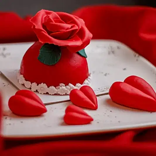 Butik Ölümsüz Ak Pastas